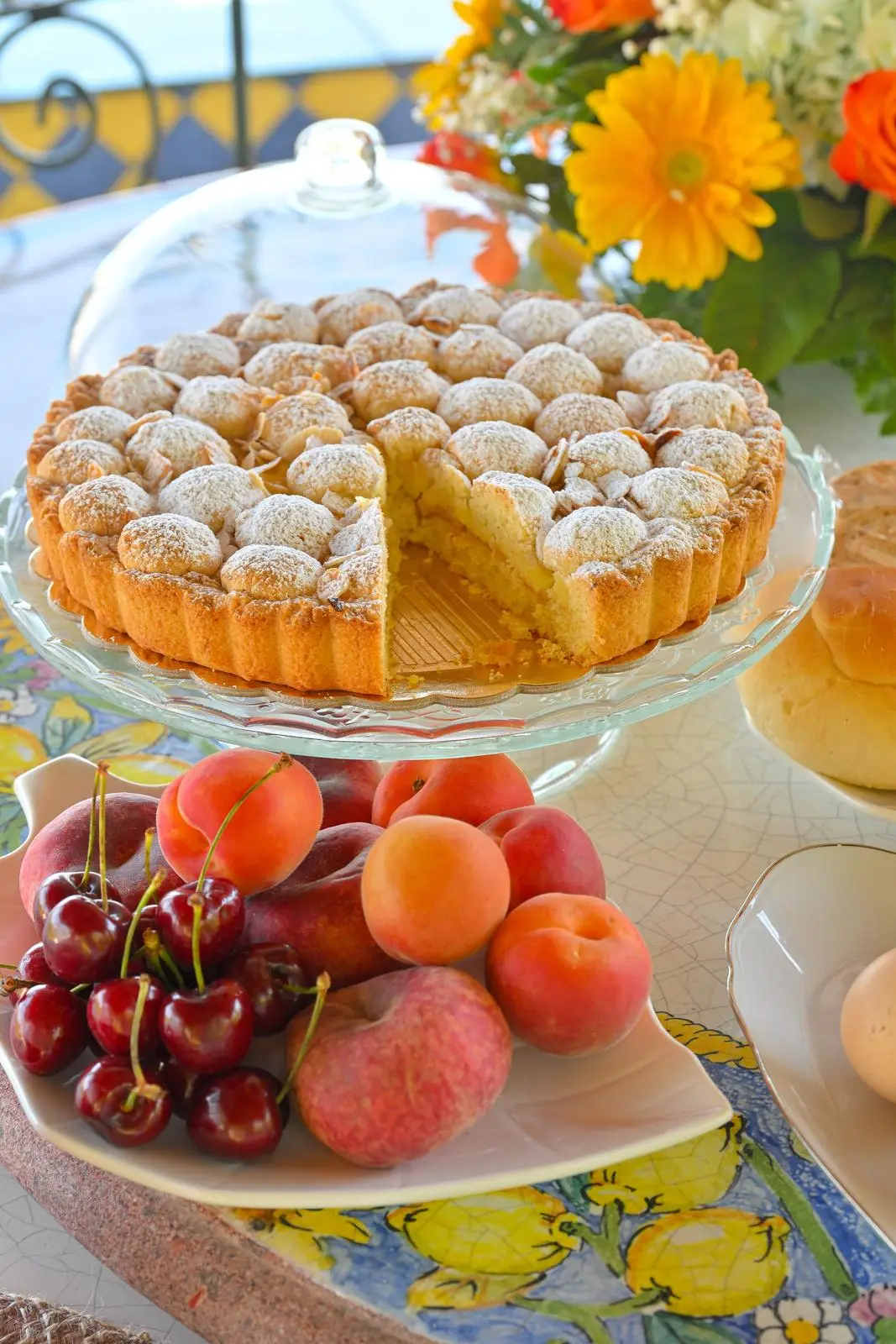 The apricot tart with cherries and fresh fruit from the buffet